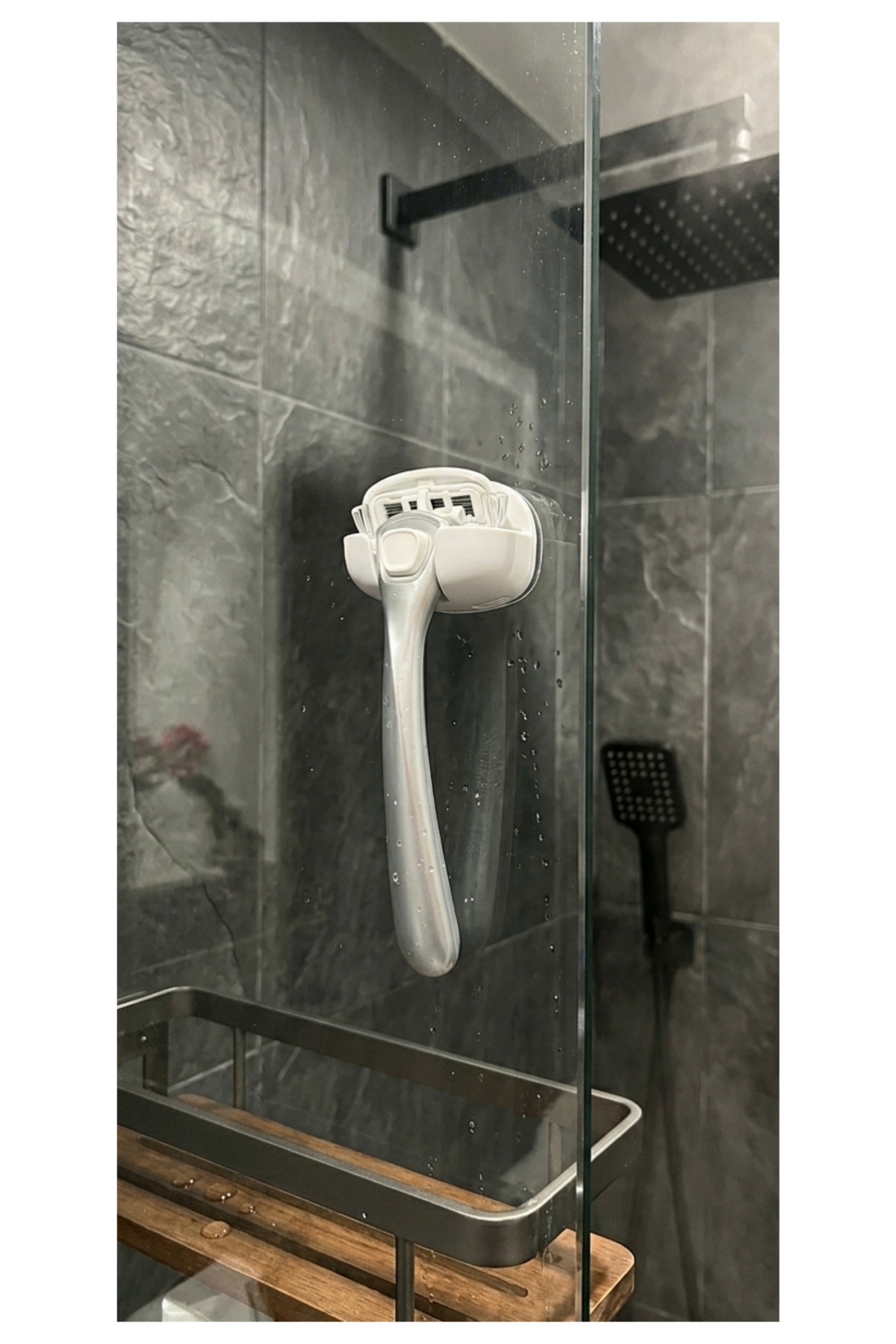 RZOR holder